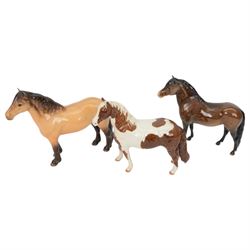 Five Beswick horses, including Skewbald Pinto no 1373, Dartmoor 1642, Dunn Highland no 1644 etc
