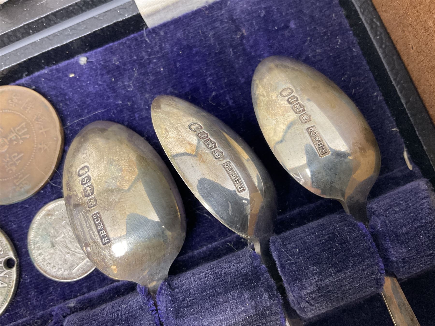 Five silver Coronation spoons by R Bond & Co, hallmarked Sheffield 1934 and 1935, together with another further stamped Nc Co, and 1934 Irish silver Florin, Switzerland 1967 1/2 Franc, Sweden 1875 Krona, 1 Franc etc