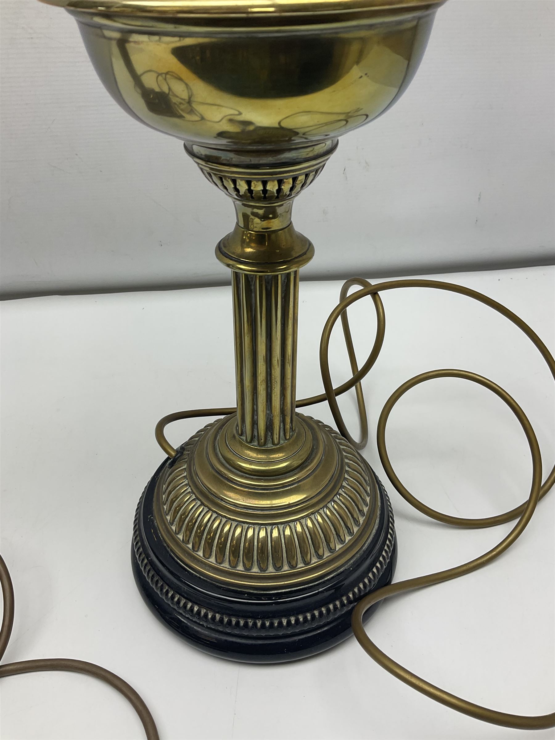 Brass table lamp in the form of a Corinthian column, together with a converted oil lamp, tallest without lightbulb H50cm