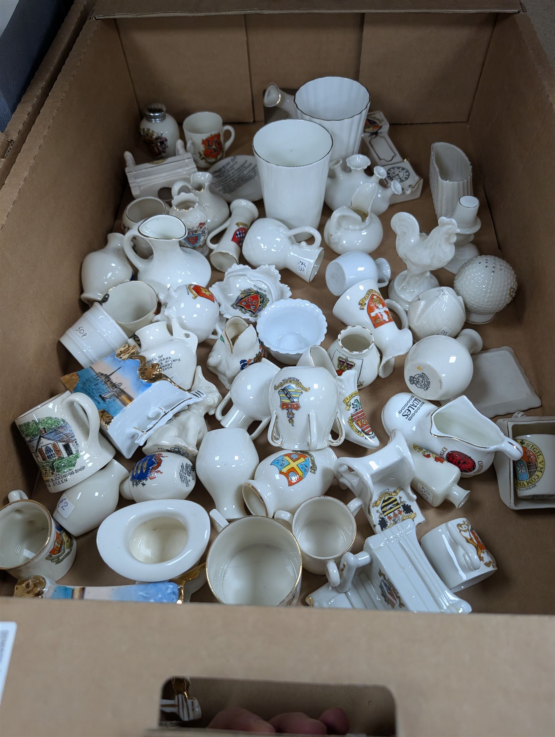 Collection of crested ware including Arcadian, Grafton, Shelley, Gemma, etc