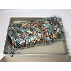 Quantity of boxed jigsaw puzzles