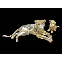 Swarovski Crystal lioness and cub, Akili, adult H7cm