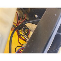 E-Scooter yellow electric 2-wheel scooter with seat and charger L106cm