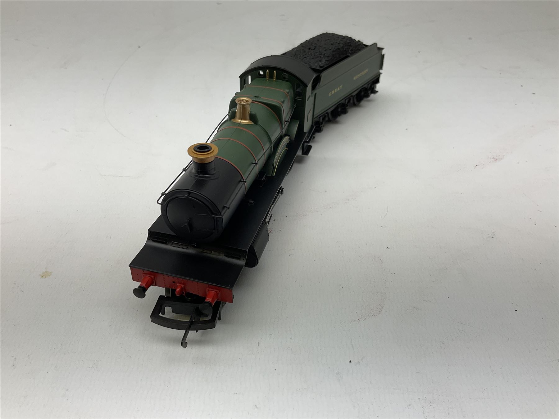 Hornby Railroad '00' gauge - County Class 4-6-0 locomotive 'County of Hants' no. 1016, Class 4900 4-6-0 locomotive 'Adderley Hall' no. 4901 and County Class 4-4-0 locomotive 'County of Devon' no. 3835, all DCC ready (3)