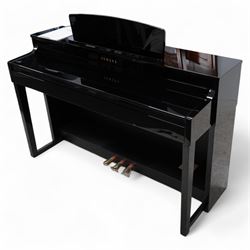 Yamaha - 'Clavinova' electric piano in black lacquered case, model number 'CLP-440' 