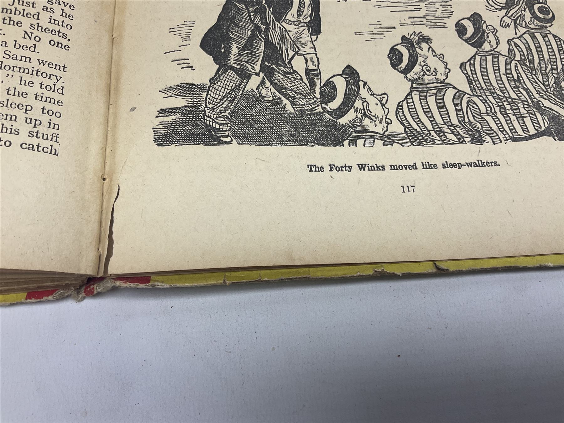 The Magic Beano Book Published 1950 by D.C. Thomson, 127 pages, pictorial card covers depicting Biffo painting the Beano bunch
