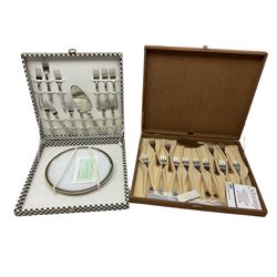 Boxed set of flatware and a plate and a boxed set of Italian flatware with gilt decoration