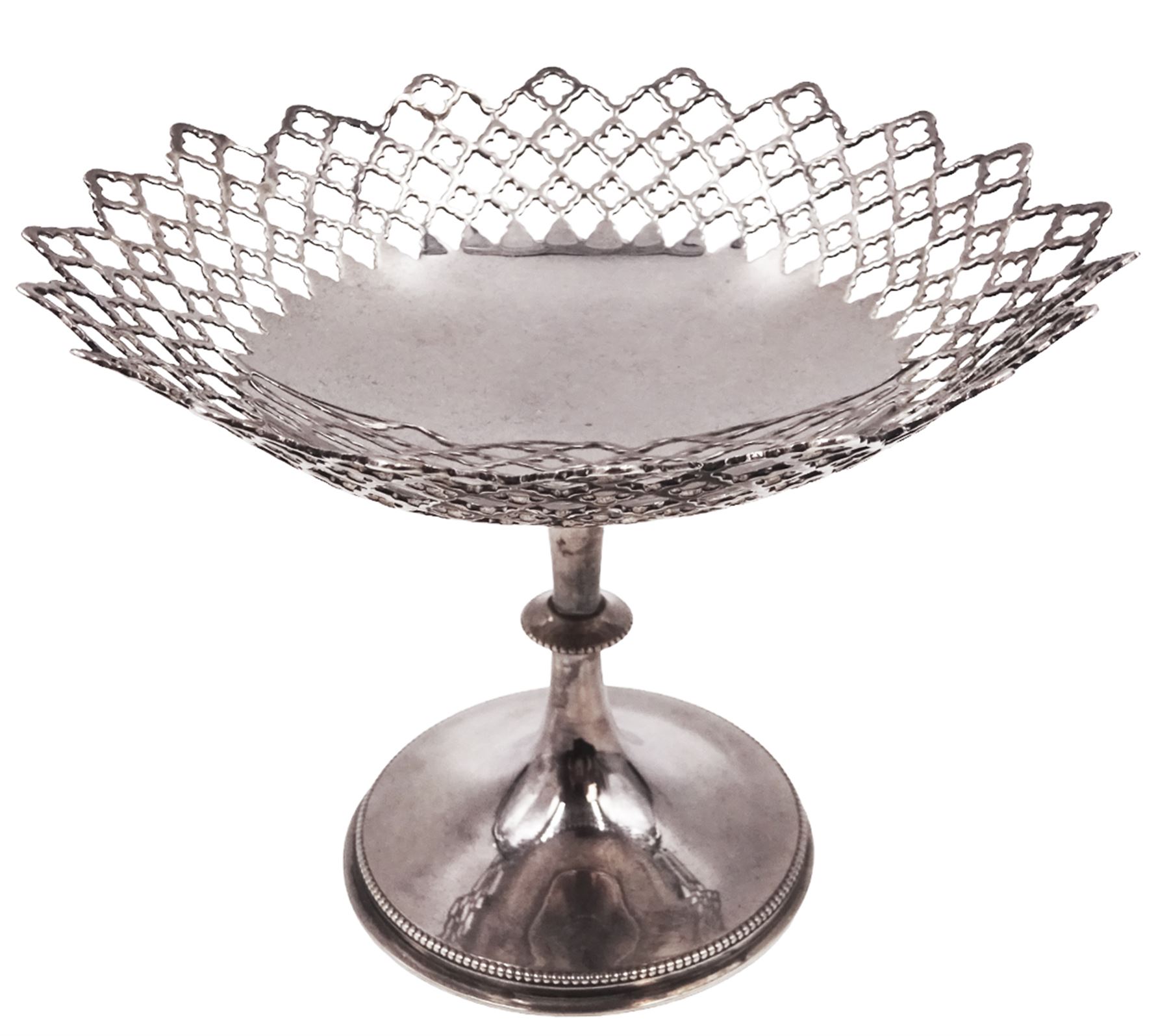 Early 20th century silver pedestal bon bon dish, of circular form, with pierced quatrefoil lattice work design sides and shaped rim, upon circular spreading beaded foot and knopped stem, H10.6cm, hallmarked Walker & Hall, Sheffield 1912