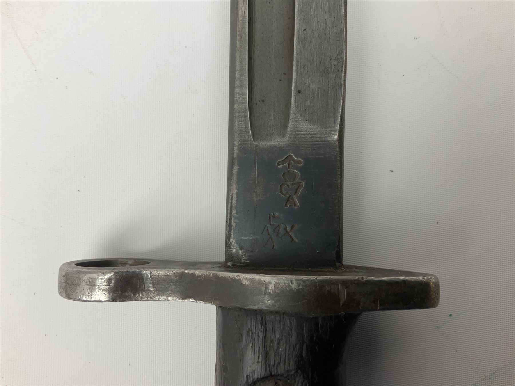 WW1 American Remington P14 rifle bayonet Model 1913, the 43cm fullered steel blade dated 5 17; in metal mounted leather scabbard L57cm overall; and WW1 Canadian Ross Rifle Co.1907 Model Mk.II bayonet, dated 2/17; in leather scabbard with frog (2)