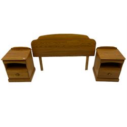 Heritage furniture - Ercol style pair of bedside chests, and matching headboard (3)