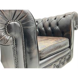 Chesterfield armchair, upholstered in buttoned leather