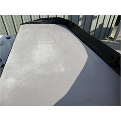 Platinum Spas Santorini 846A 6 person hot tub, with five seats and a lounger,  52 multiple jets, 7.3kw, 32 Amp, with hinged cover in full working order.

https://e.issuu.com/embed.html?backgroundColor=%23000000&d=platinum_brochure_uk_2023_v5_lr&hideIssuuLogo=true&hideShareButton=true&u=superiorwellness