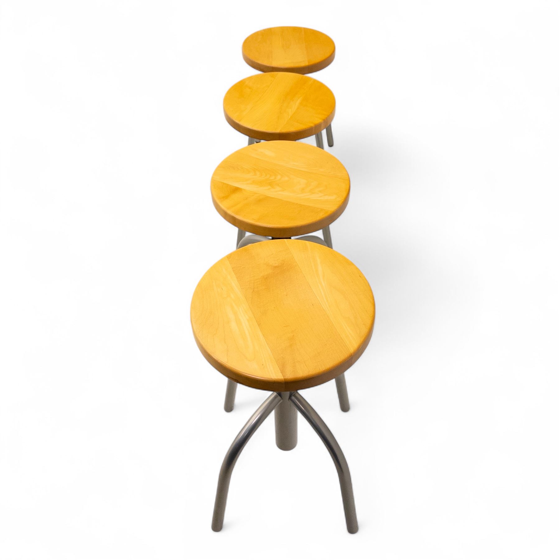 Individual craftsman made maple kitchen dining suite, oval top dining table and contrasting painted pedestal base, together with four adjustable stools with maple top and tubular steel supports (H 48-80cm, W 31cm)