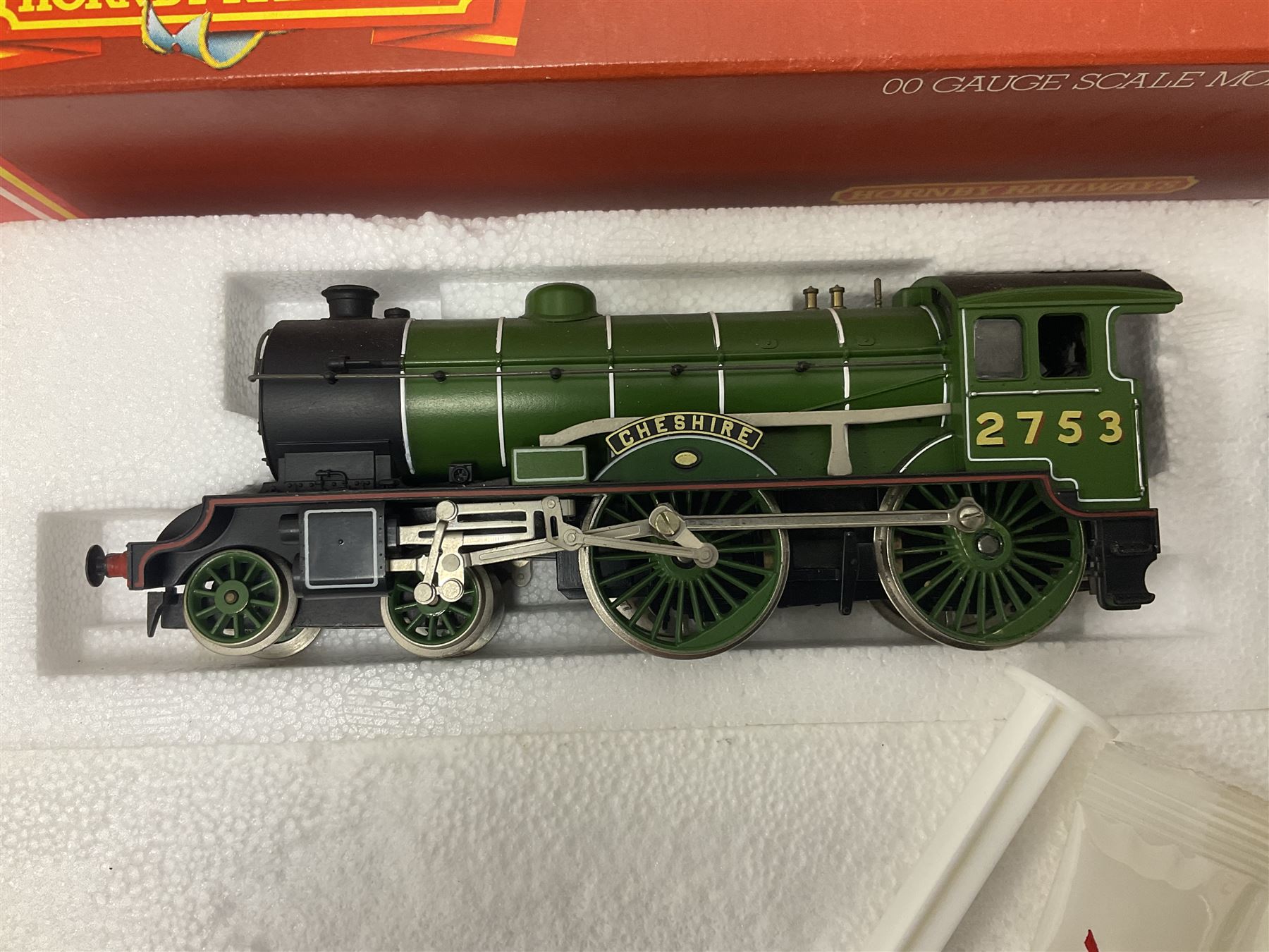 Hornby ‘00’ gauge - Class B17 4-6-0 ‘Manchester United’ locomotive no.2862 in LNER green; Class B17 4-6-0 ‘Leeds United’ locomotive no.61656 in BR green; Class D41/1 4-4-0 ‘Yorkshire’ locomotive no. 62700; Class 49/1 4-4-0 ‘Cheshire’ locomotive no.2753 in LNER green; in original boxes (4) 