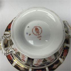 Royal Crown Derby 1128 Imari twin handled sauce tureen and stand, with printed mark beneath, H16cm, D18cm