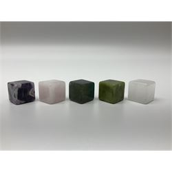 Fifteen cube mineral specimens, each cut and polished to highlight natural formations, including tiger eye, black obsidian, green aventurine, rose quartz, opalite, rhodonite etc, H2cm 