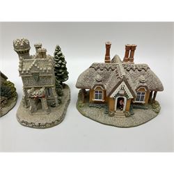 Fourteen Lilliput lane models, to include Eriskay Croft, Little Smithy, Gulliver's Gate, Kerry Lodge, Eamont Lodge etc, all with original boxes and some with deeds (14) 