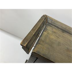 Oak dole cupboard / food hutch, the hinged panelled door with turned spindles enclosing a single shelf interior, H52cm D17cm W46cm