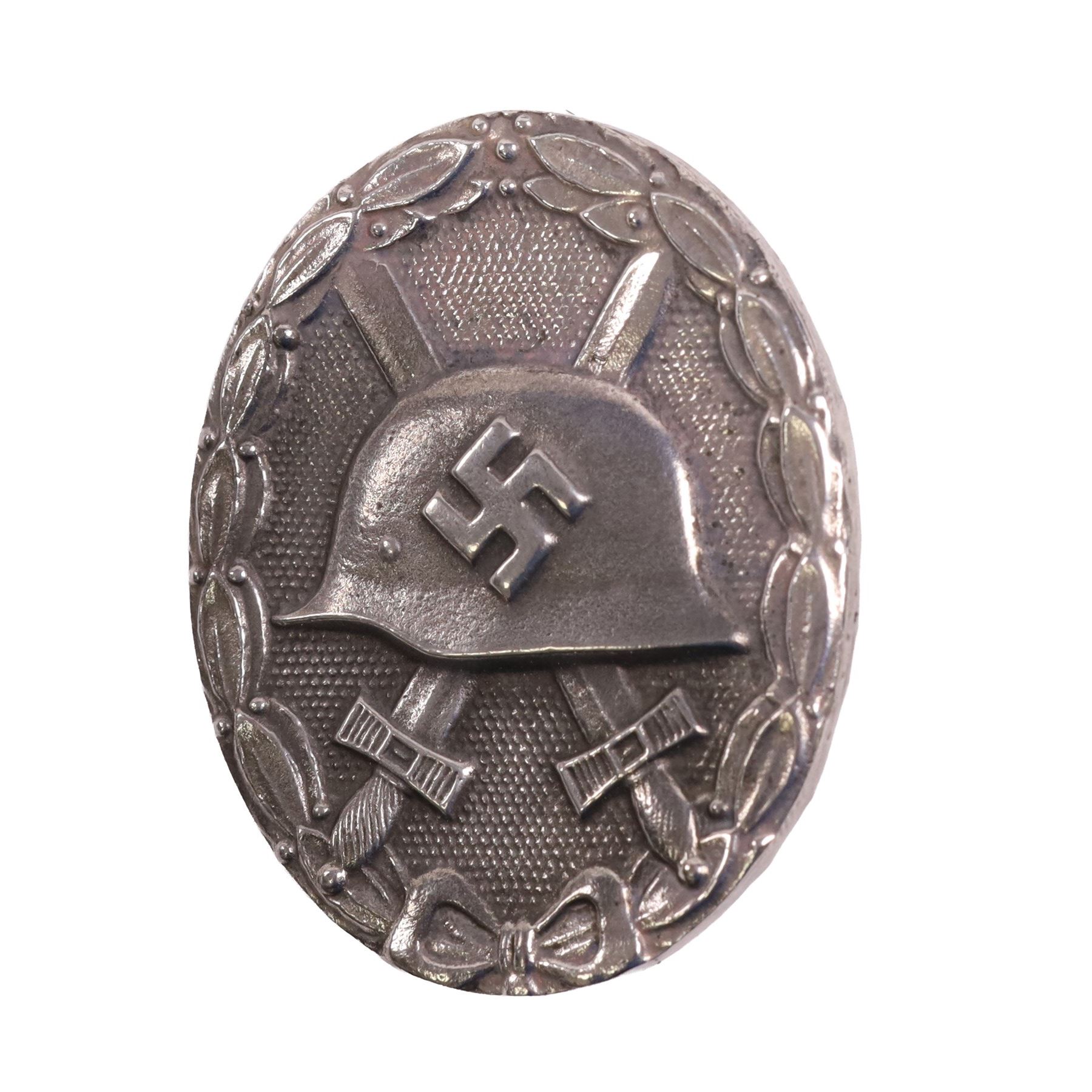 WWII German Third Reich 'silver' wound badge, numbered verso L22, together with a silver plate box with a miniature wound badge to the hinged lid, with brown velvet lining, box H3cm 