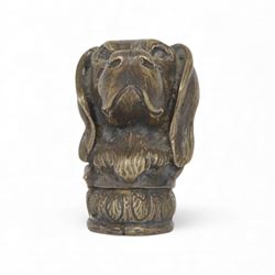 Cast bronze walking stick top, in the form of a gun dog, H6cm, hole D2cm