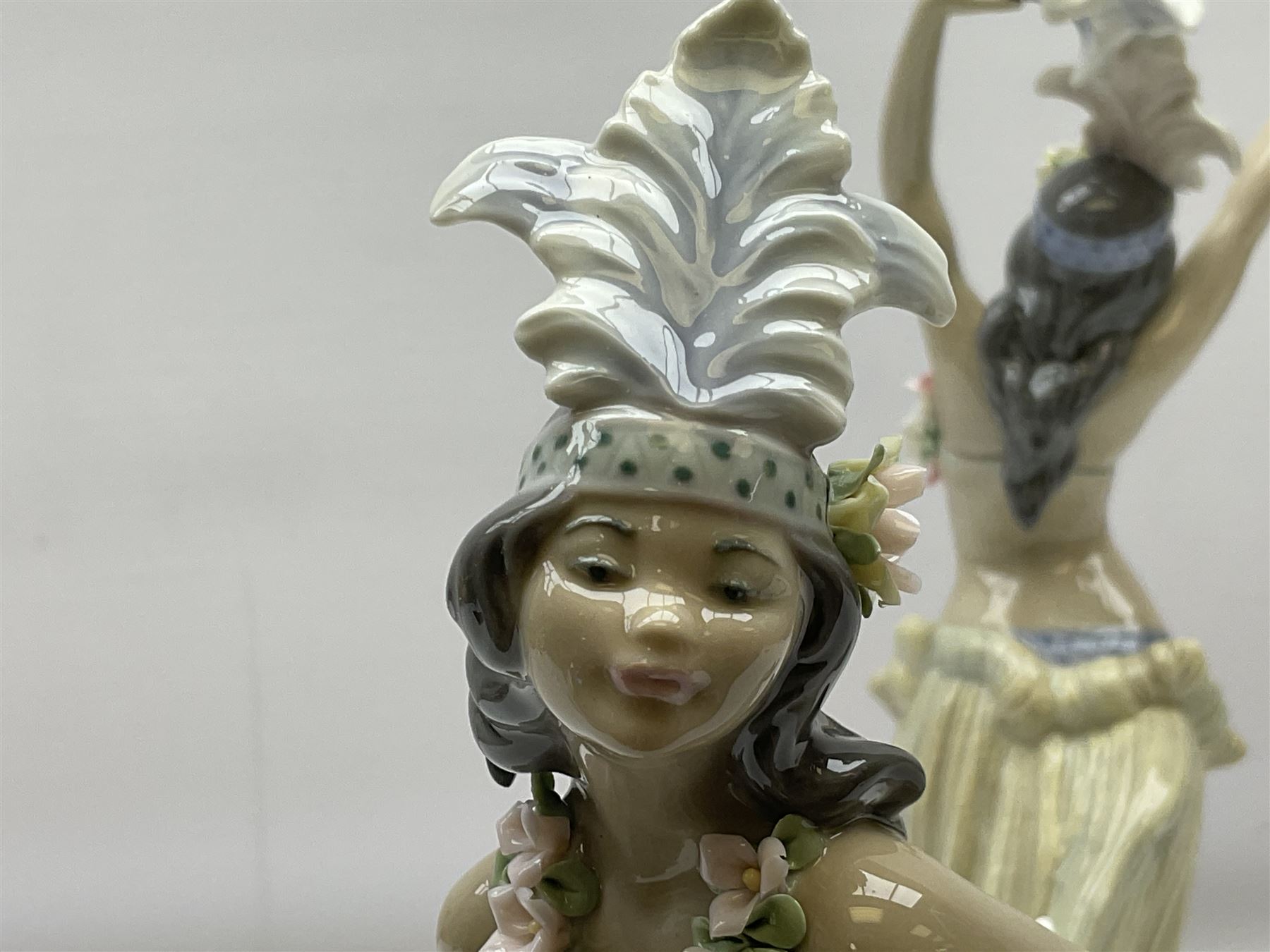 Two Lladro figures, comprising Momi no 1529 and Mahlia no 1531, both with original boxes, both year issued 1987, year retired 1989, largest example H29cm