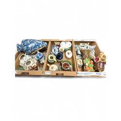Barge Ware teapot, Withernsea vase, blue and white ceramics and other collectables, in three boxes 