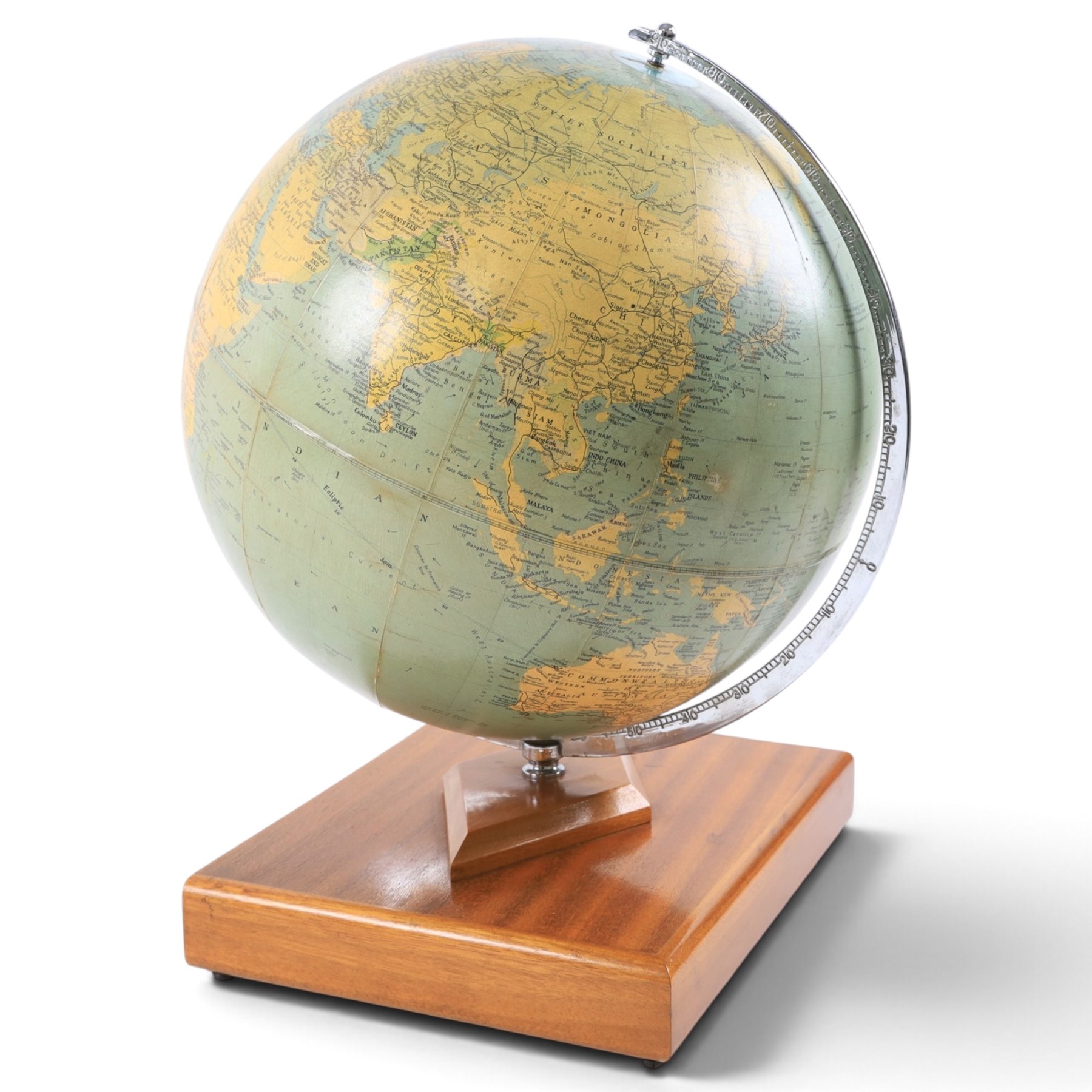 Mid 20th cent. Philips' Challenge Globe pub. 1969, chrome support mounted on teak base with enclosed original Philips' Record Atlas, H46cm