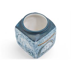Troika marmalade jar, with geometric incised decoration in brown on a mottled blue ground, signed to base with initials for artist Beverley Ellwood, H9cm 
