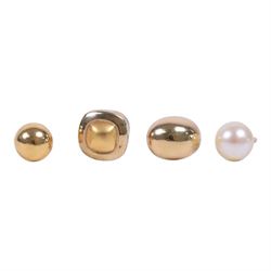 18ct gold charm and two single earrings, 14ct gold single earring and 9ct gold jewellery oddments, comprising single earrings and chain links