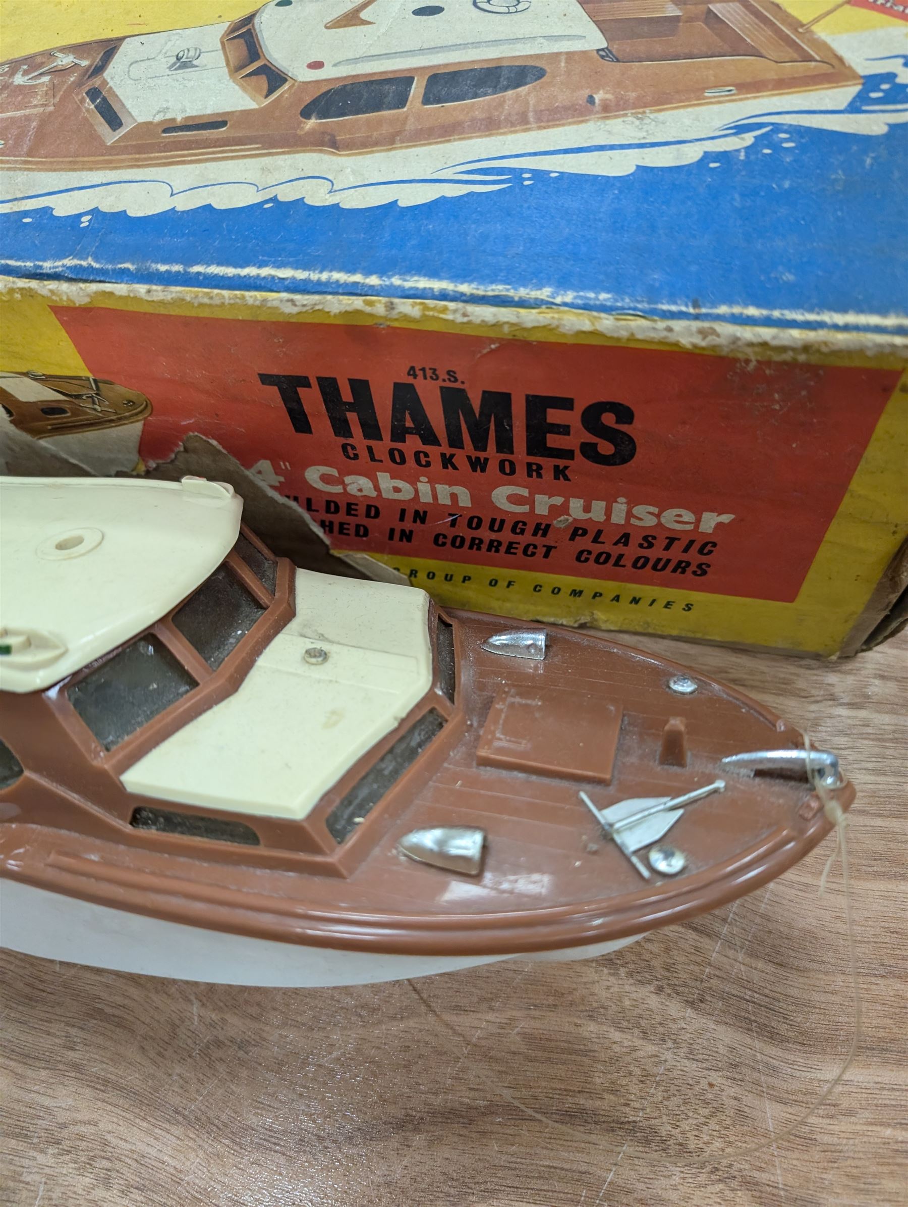 Triang 413 S Thames Clockwork 14