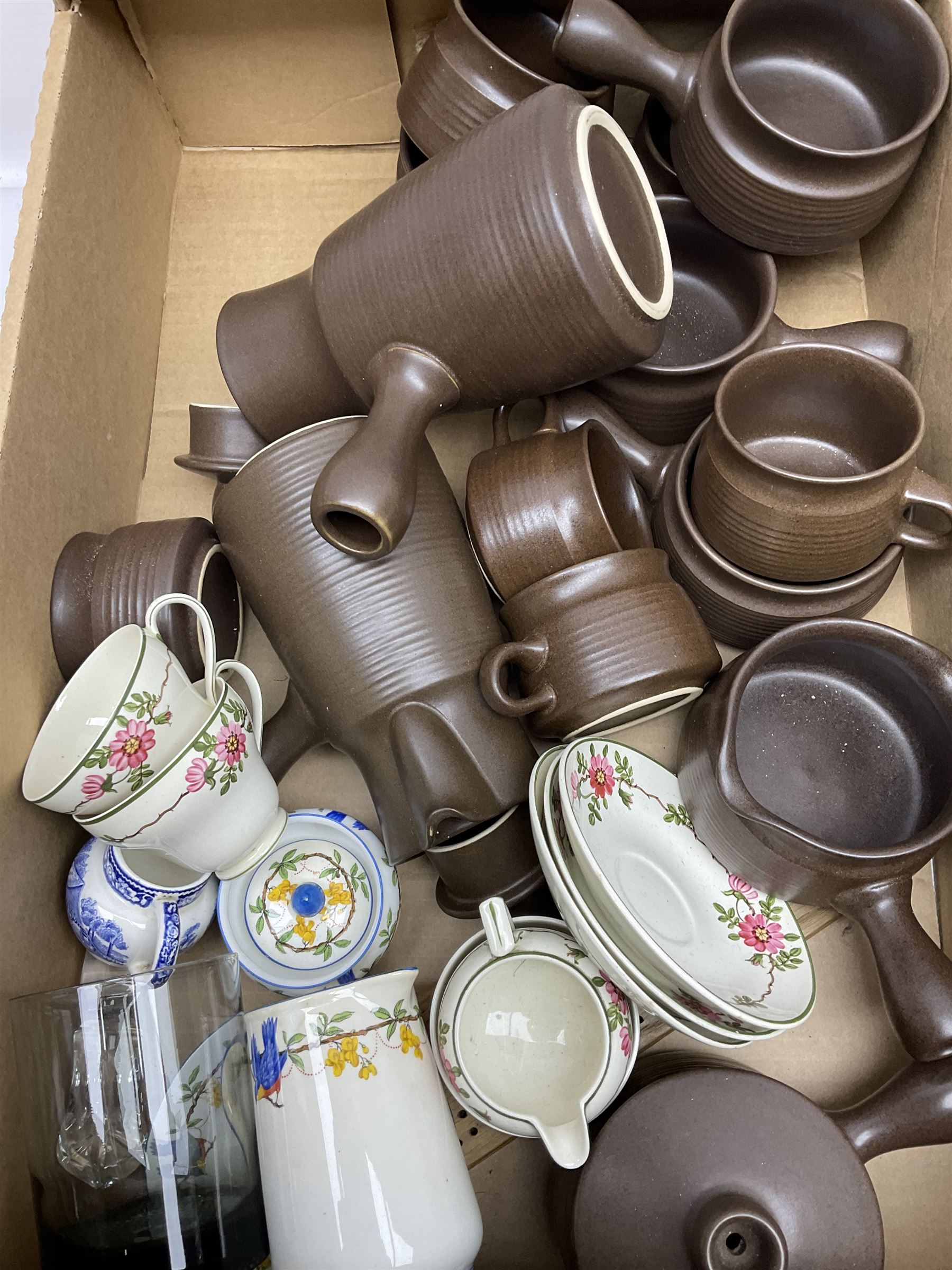 Spode Italian pattern butter dish, jug, bowl and dish, together with Wedgwood Lynn pattern tea wares and other collectables, in two boxes  