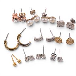 9ct gold jewellery, including St Christopher pendant, star charm and three pairs of stud earrings, together with silver earrings and costume earrings