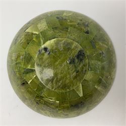 Serpentine and lapis lazuli mosaic bowl, D21cm, H8cm