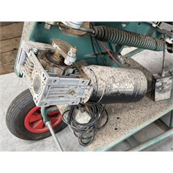 Bowman ten cassette electronic clay pigeon trap