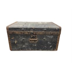 Small trunk with metal mounts, H32cm, L61cm 