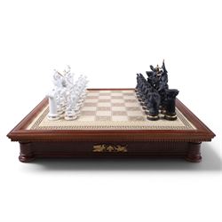 Franklin Mint - The Chess set of the Gods by Stuart Feldman, porcelain pieces, housed in f...