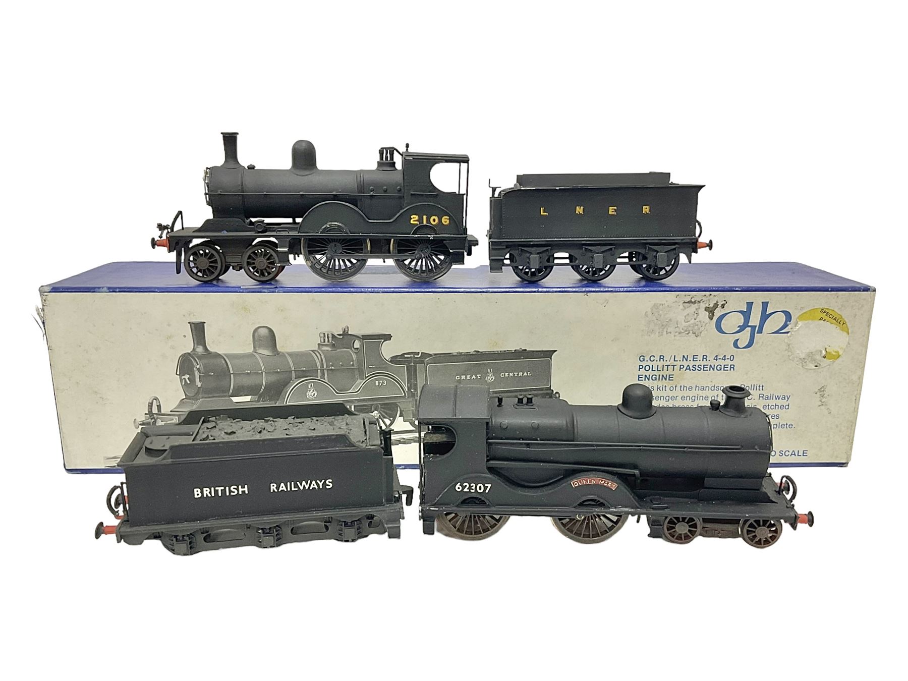 ‘00’ gauge - two kit built steam locomotives and tenders comprising GCR/LNER Class D6 4-4-0 Pollitt Passenger Engine no.2106 finished in LNER black with DJH Models box; Class D9 4-4-0 ‘Queen Mary’ no.62307 finished in BR black (2) 