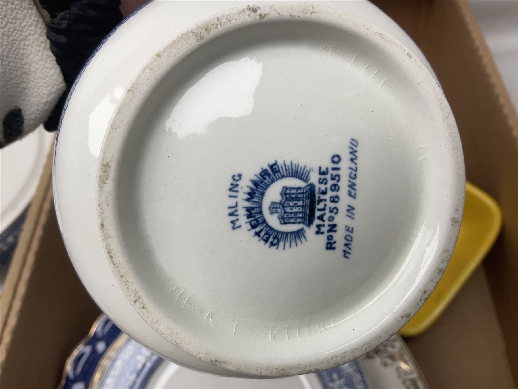 Maling Maltese pattern part dinner wares, including dinner plates, tureens, side plates etc, together with Pyrex dinner wares, decorated in flying duck pattern, Johnson Bros Indian Tree pattern tea and dinner wares and a collection of decorative and calendar plates, etc, in six boxes 