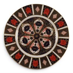 Royal Crown Derby 1128 Old Imari pattern graduating pair of plates