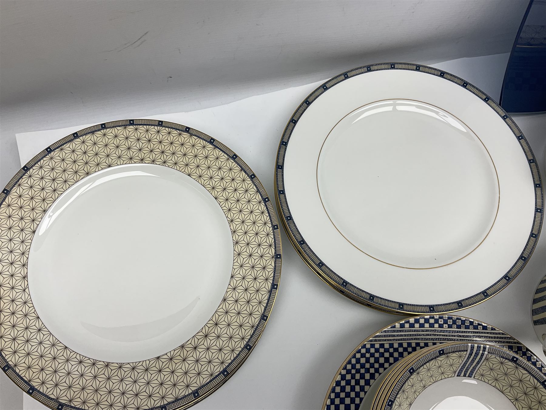 Wedgewood Samurai pattern, part tea and dinner service, to include teapot, open sucrier, milk jug, six cups and saucers, six dinner plates, six soup bowls, covered twin handled service dish, sauce boat and saucer etc (46)  