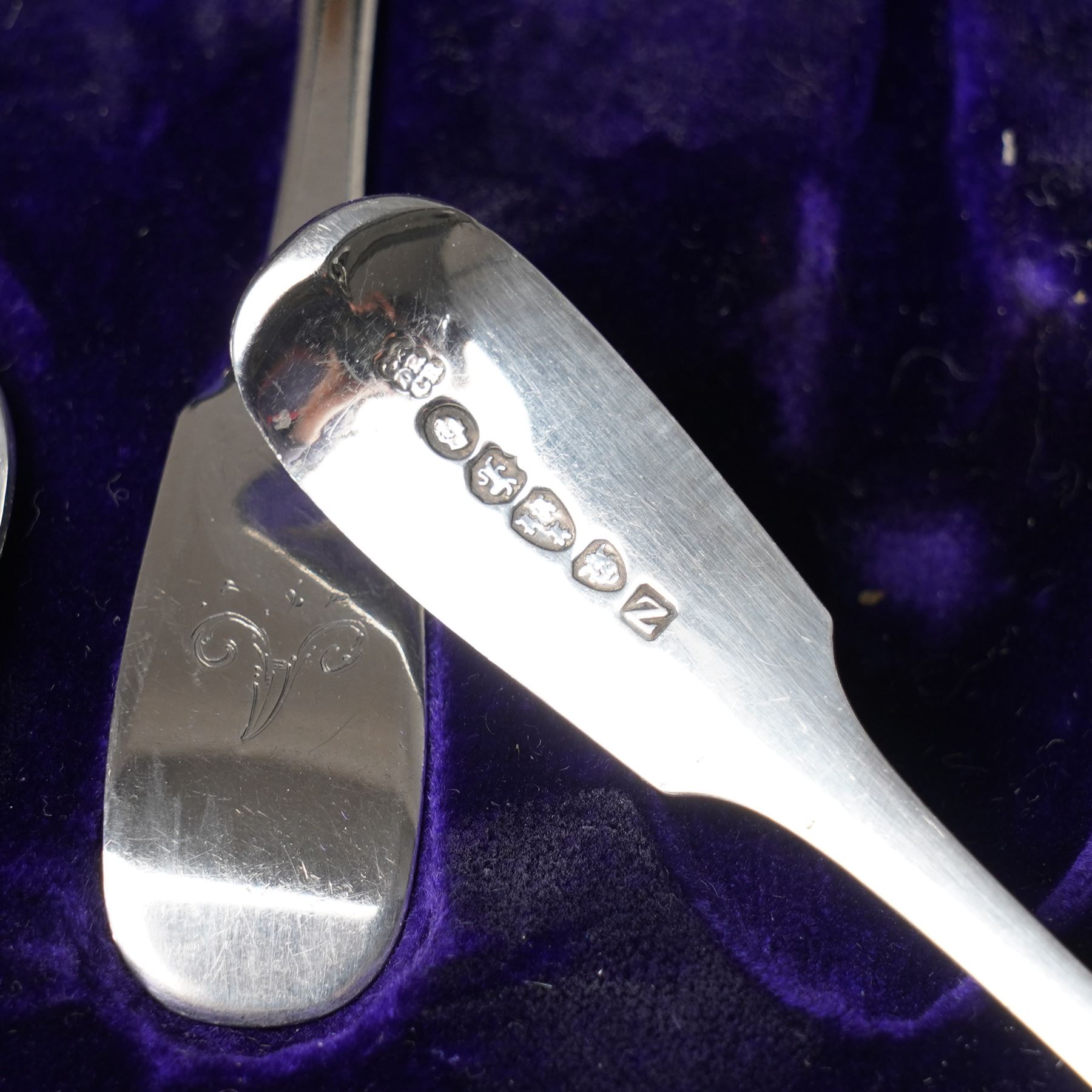 Set of six George IV silver fiddle pattern teaspoons Newcastle 1827 Maker Reid & Son, cased, five silver golf club spoons and three Victorian teaspoons