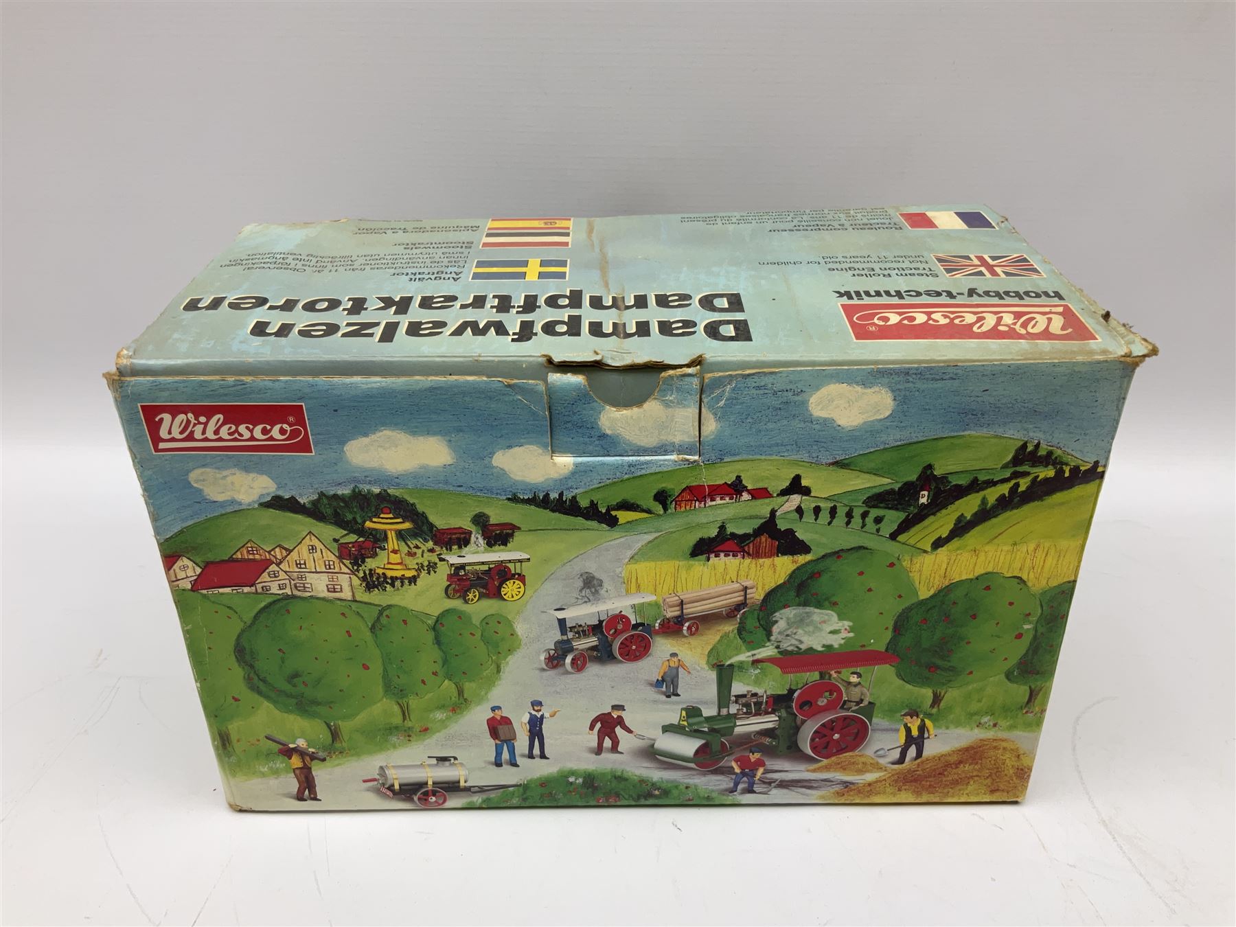 Wilesco steam roller traction engine, boxed