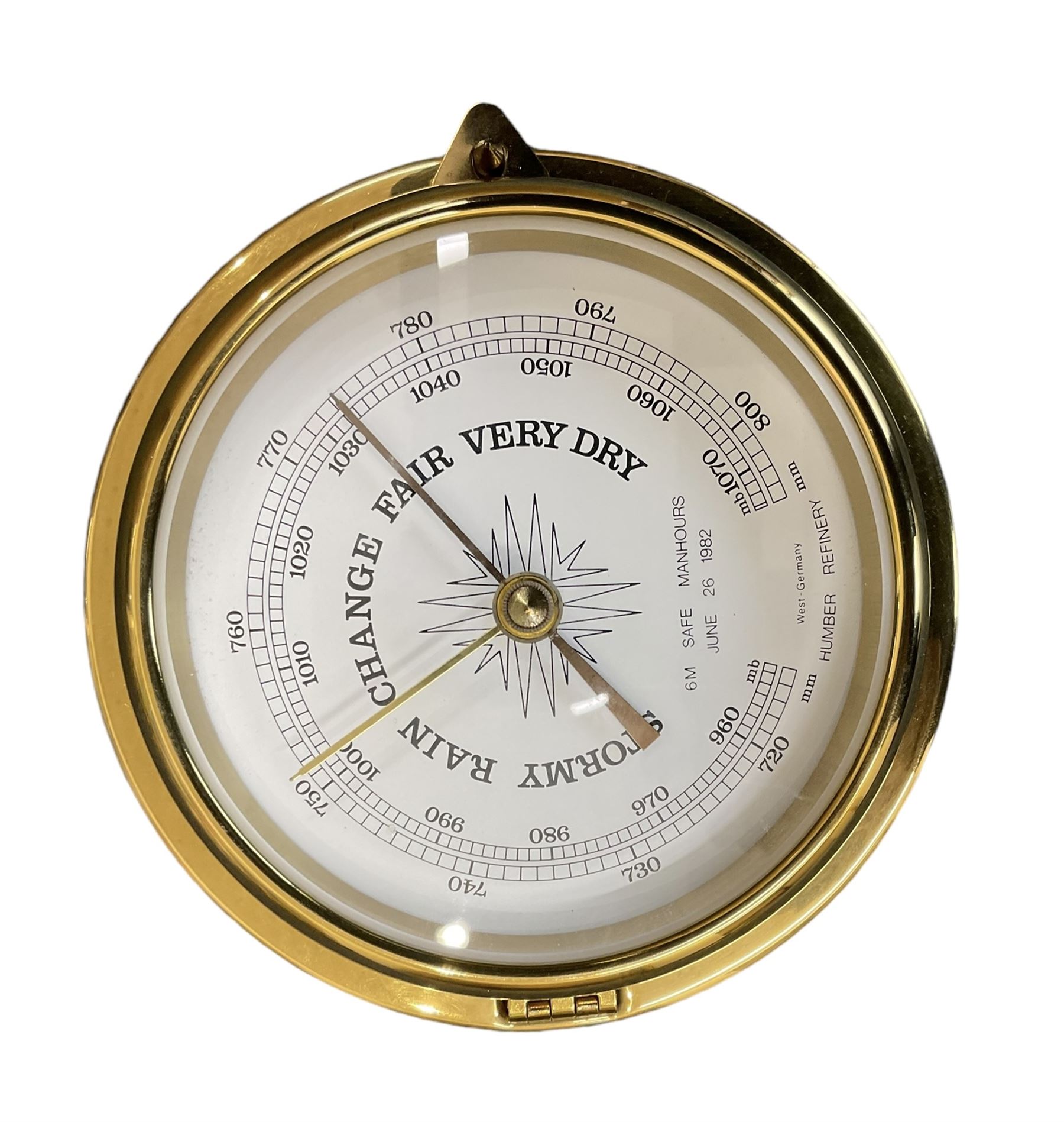 Bulkhead style quartz battery operated clock and barometer
