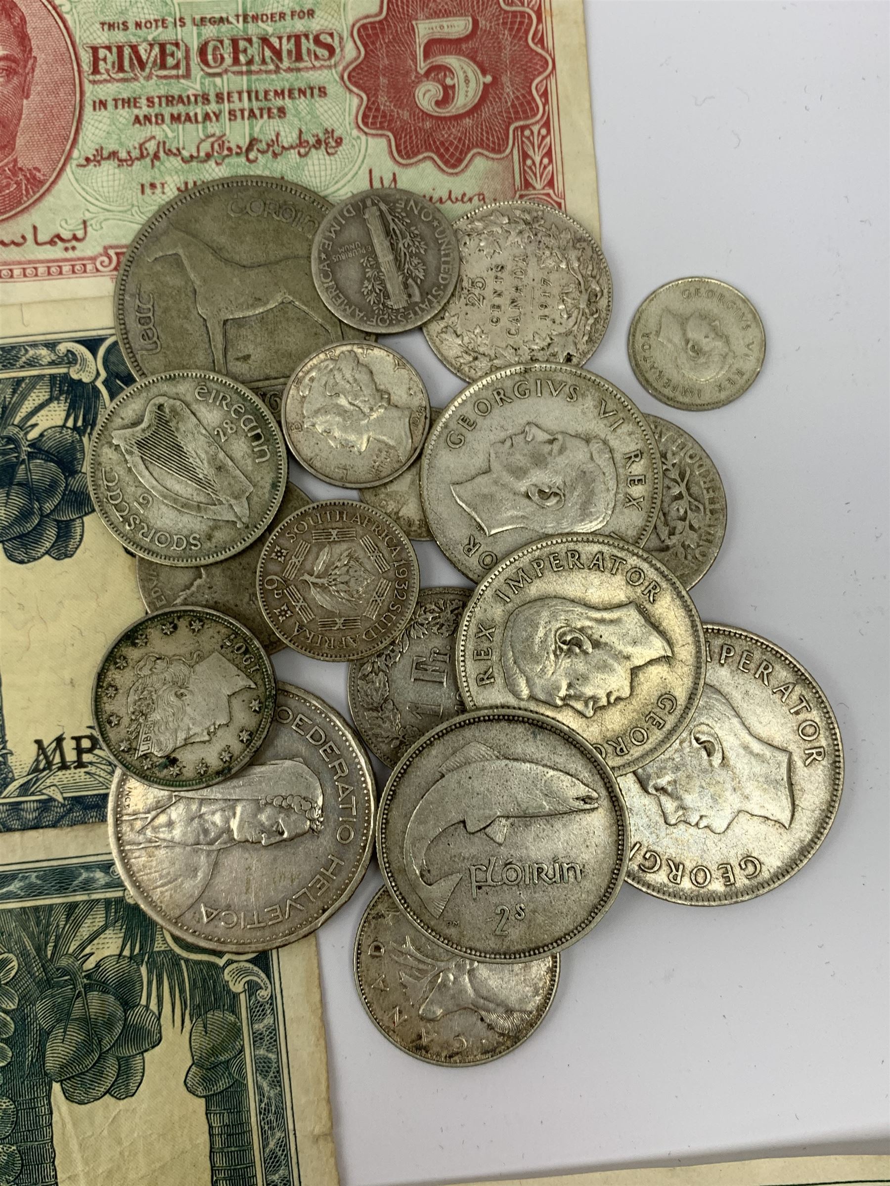 Great British and World coins including approximately 50 grams of pre 1920 Great British silver coins including George III 1820 crown, approximately 100 grams of pre 1947 Great British silver coins, Irish 1928 half crown, small number of United States of America coins etc and a small number of World banknotes