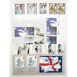 Great British and World stamps, including Queen Elizabeth II mint decimal stamps with traffic light strips and blocks, miniature sheets, 1st class, various books of stamps, small number of Queen Victoria stamps, some Queen Elizabeth II used examples, Austria, Argentina, Antigua, Brazil, Bulgaria, Canada, Ceylon etc, housed in three stockbooks and loose in envelopes
