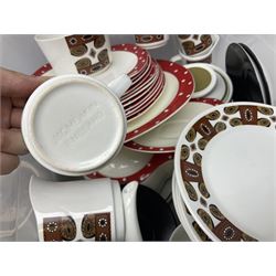 Mid 20th Century Alfred Meakin Poppy pattern part tea service, together with Bisto coffee set with fruit decoration, together with three other similar tea services