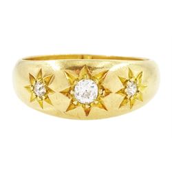 Edwardian 18ct gold gypsy set three stone old cut diamond ring, Birmingham 1903, total dia...