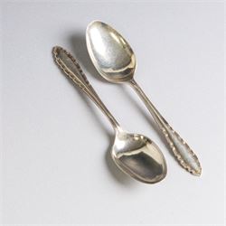Twenty-one silver teaspoons, comprising set of six 1920s coffee spoons, set of three Kings pattern teaspoons, etc, all hallmarked