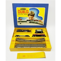 Hornby Dublo - EDG18 electric three-rail Goods Train Set with 4MT Standard 2-6-4 tank locomotive No.80054 and three goods wagons, boxed