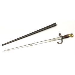 French 1874 pattern epee gras bayonet, the 52cm piped back steel blade inscribed 'Mre. d'Armes de St. Etienne 1879', in steel scabbard
